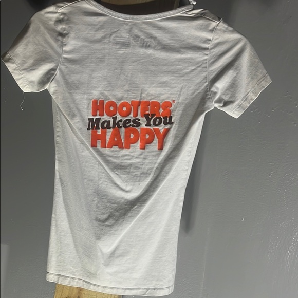 Hooters White and Orange V-Neck Tee - Picture 2 of 3